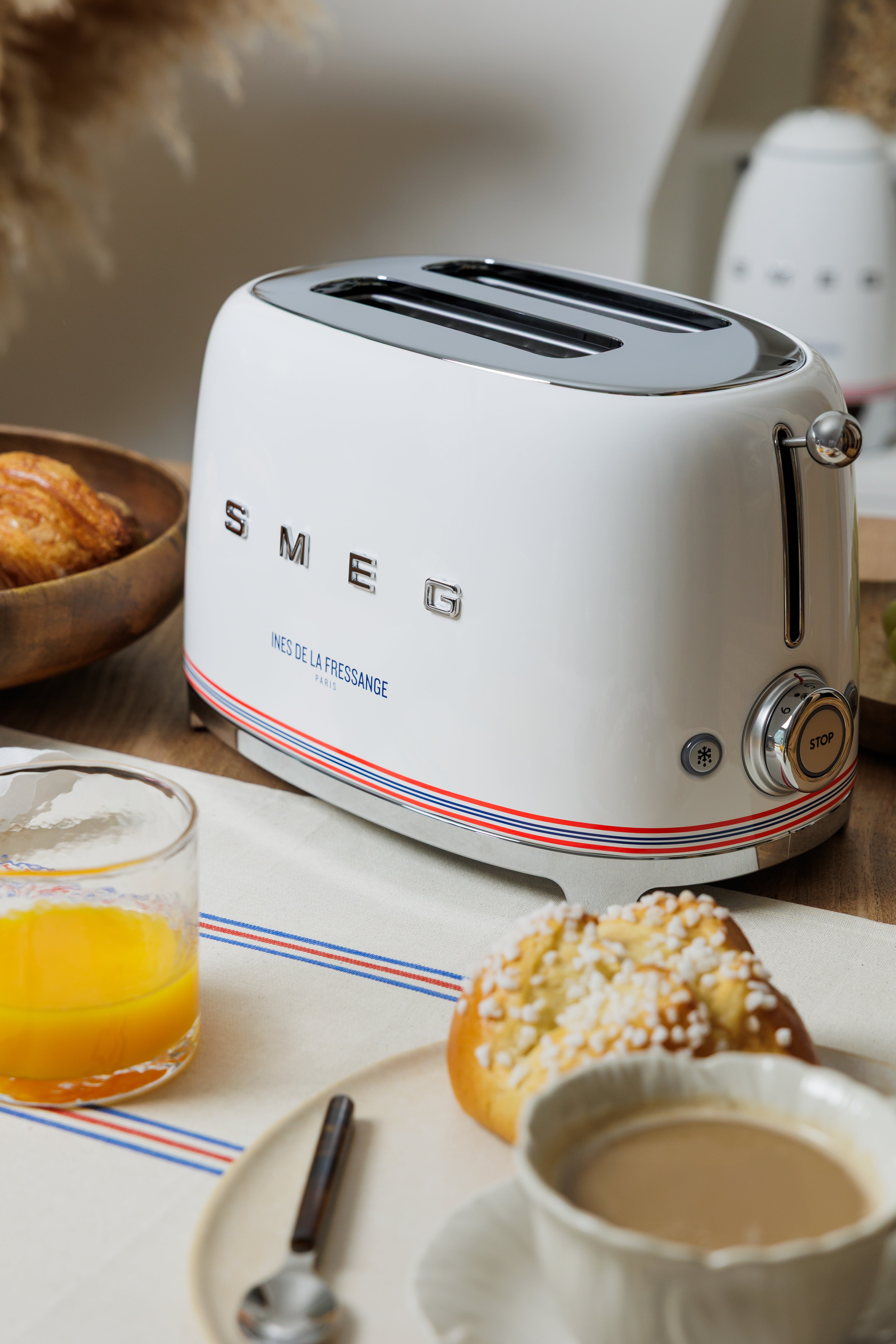 Toaster SMEG x Ines de la Fressange