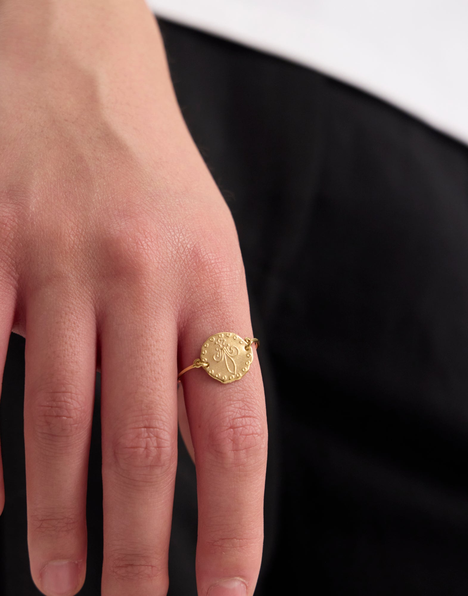 Ring Lutetia Lilie vergoldet