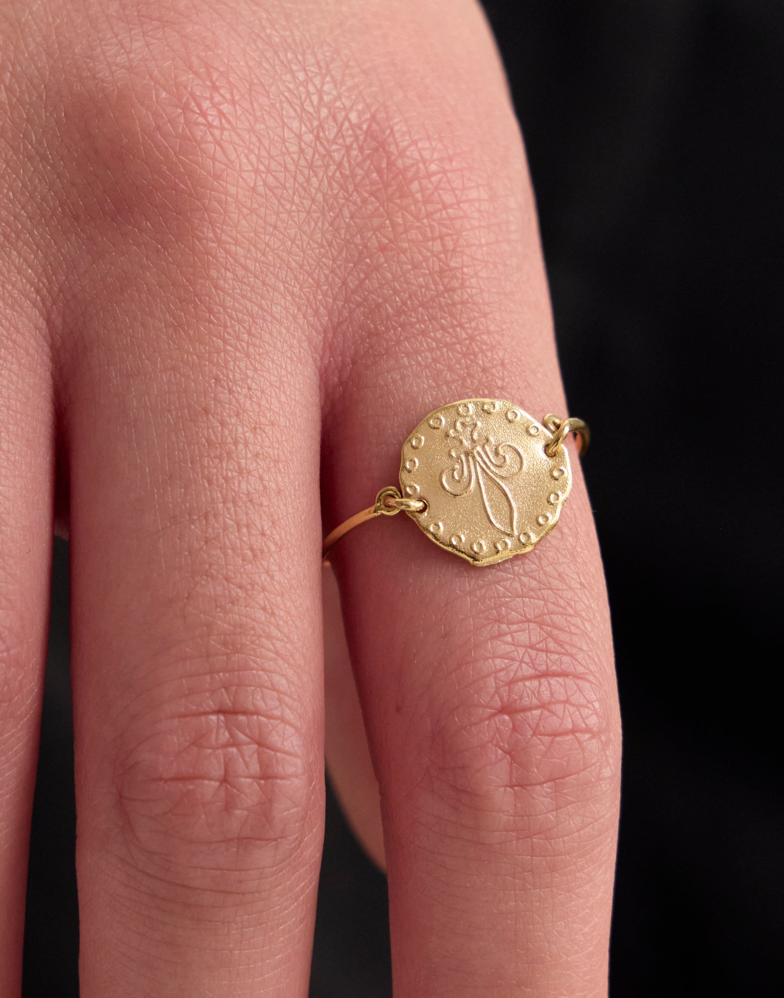Ring Lutetia Lilie vergoldet