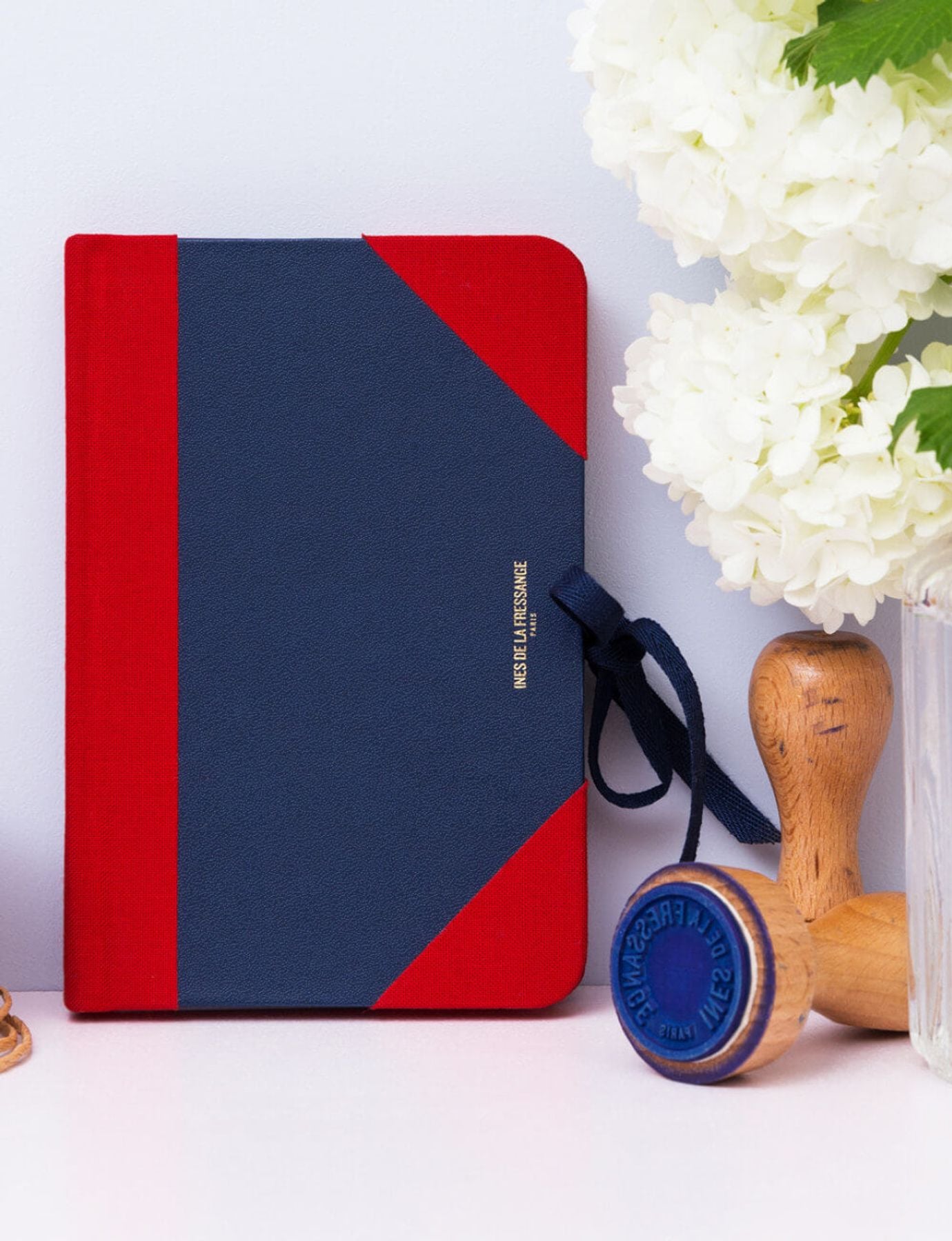 Medium-Notizbuch Ines marineblau und rot